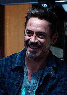 Featured image of post Tony Stark Smile Gif